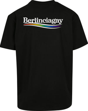 BERLINCIAGAY Political Heavy Oversize Pride in Schwarz, Rückseite liegend, weißer Schriftzug mit Regenbogenwelle
